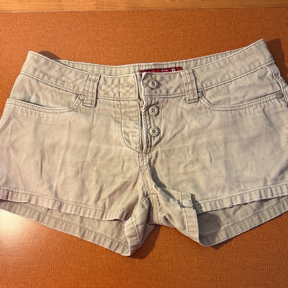Y2K Oakley Women's Light Beige Button-Fly Denim Shorts